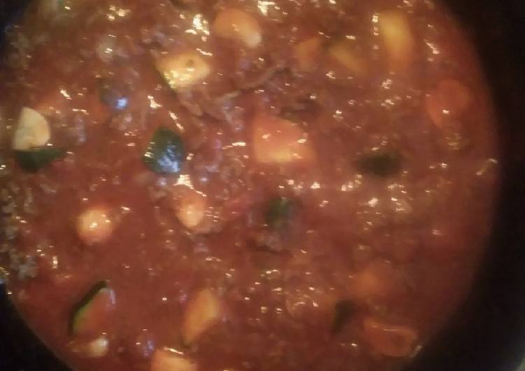 Recipe of Homemade Beef mincemeat, courgettes and mushrooms Bolognaise Sauce