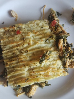 Una foto de Pastel de papa, espinaca y pollo 🥬🥔🍗