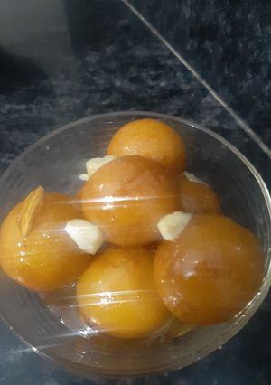 રવા ના ગુલાબ જાંબુ (Rava Gulab Jamun Recipe In Gujarati) રેસીપી મુખ્ય ફોટો