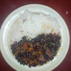 A picture of Fried black beans (njahi).