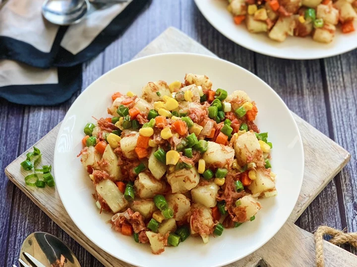 Simple Way Prepare Recipe Corned Beef Potatoes that is Perfect, Can Spoil the Tongue}