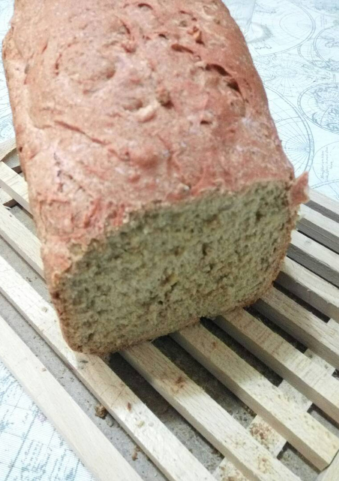 Una foto de Pan de espelta, avellanas y agua de remolacha en panificadora