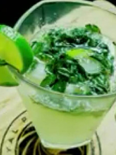 Una foto de Mojito cubano