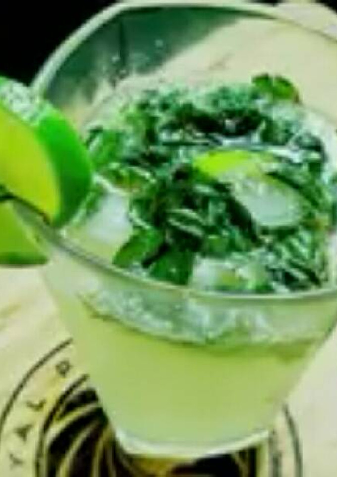 Una foto de Mojito cubano