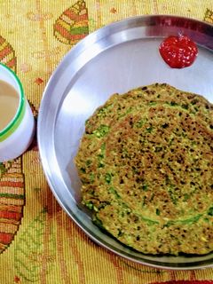 મગ ની દાળ ના ચિલ્લા રેસીપી મુખ્ય ફોટો