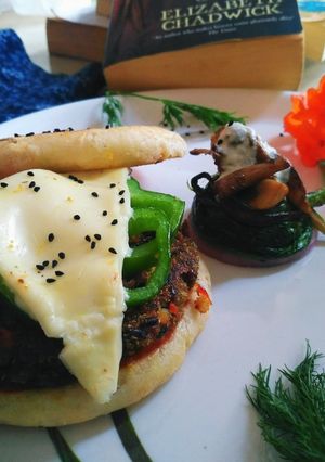 A picture of Kulcha Tikki Burger.