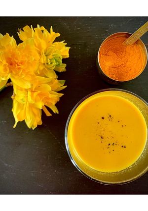 A picture of Turmeric latte / Golden latte / Haldi doodh.