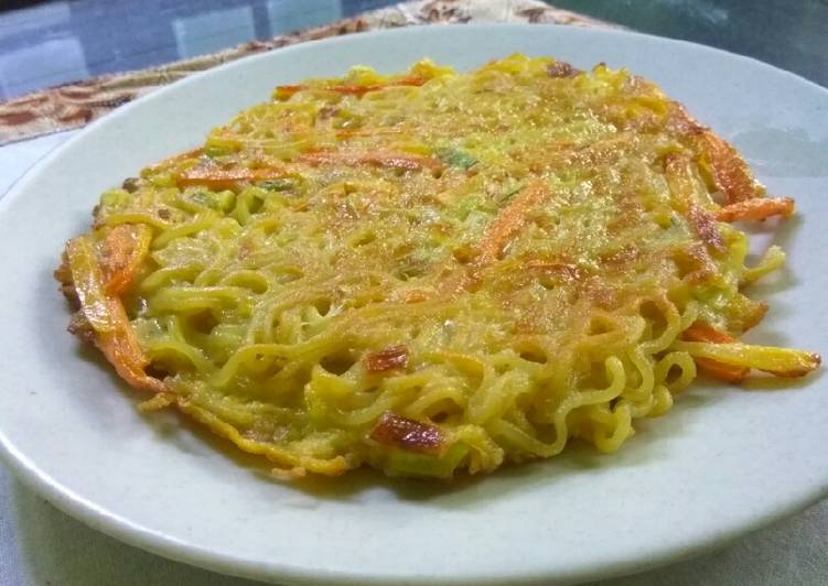 Resep Martabak Mie Instan Oleh Kuntum Cookpad