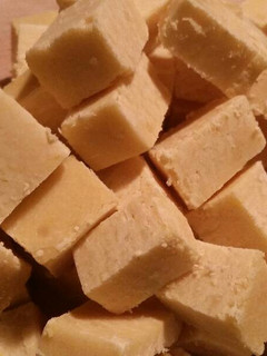 A picture of Lemon Cake Fudge.