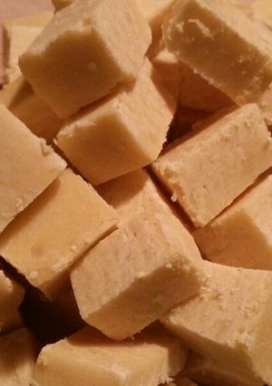 A picture of Lemon Cake Fudge.