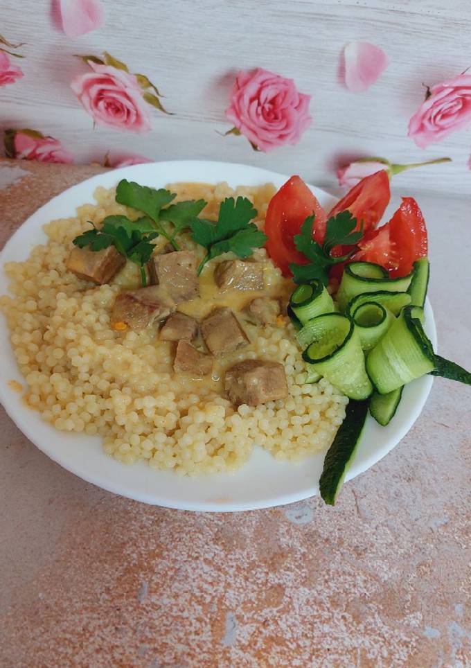 Кускус з підливою