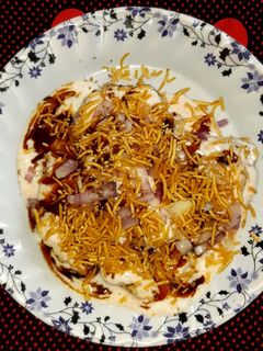 আলুর টিক্কি চাট (Aloor Tikki Chaat recipe in Bengali) রেসিপির প্রধান ছবি