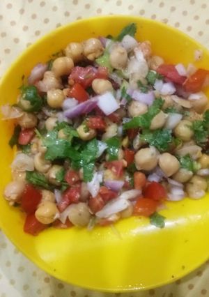 A picture of Chana chat.