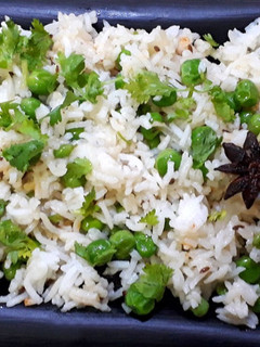 A picture of Matar Pulao With Leftover Rice.