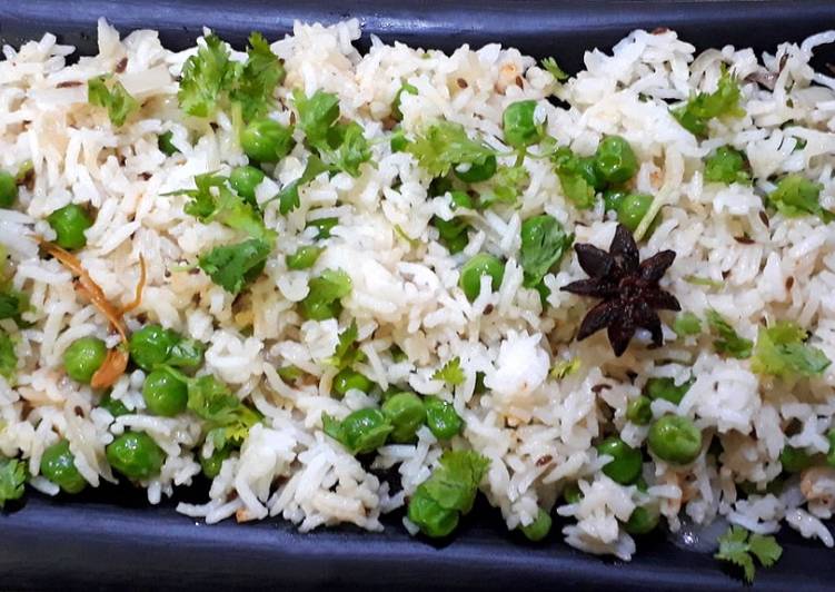 Matar Pulao With Leftover Rice