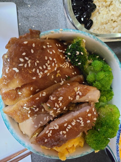 照燒雞腿佐花椰菜 的食譜成品照片