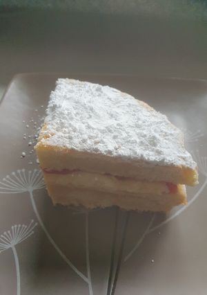 A picture of Victoria Sandwich.