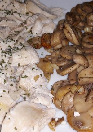 Foto principal de Pollo hervido con champiñones