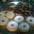 Donat white ring dengan glaze sederhana