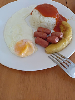 Una foto de Arroz a la cubana