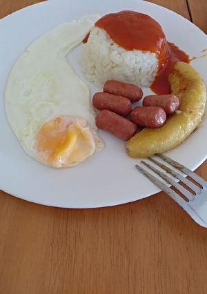 Una foto de Arroz a la cubana