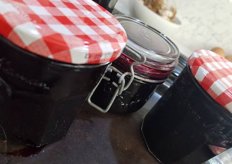 Simple Way to Prepare Speedy Blackcurrant Jam