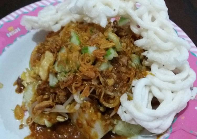 Tahu Lontong
