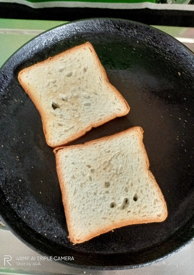 சிம்பிள் பிரட் டோஸ்ட்(Simple bread toast recipe in tamil) செய்முறை முக்கிய புகைப்படம்