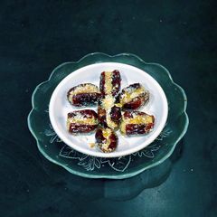A picture of Stuffed Dates.