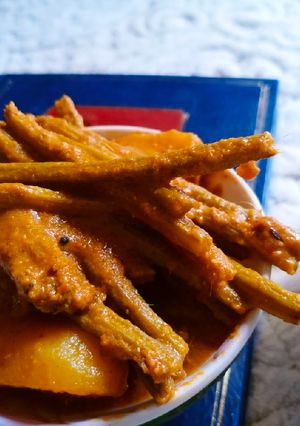 पोस्तो वाली सहजन की सब्जी(postowali sahjan ki sabji recipe in hindi) रेसिपी मुख्य फोटो