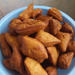 A picture of Ginger mandazi.