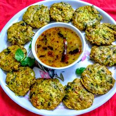 A picture of Oats idli.