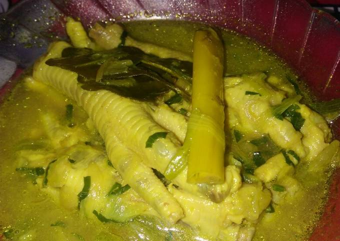 Soto ceker ayam madura