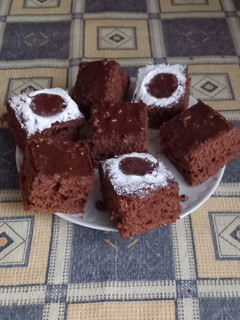1218. Kakaós diós rumos lekváros sütemény ! recept fotója