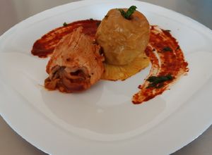 Una foto de Cerdo mechado en salsa de ciruela 🐷🍴