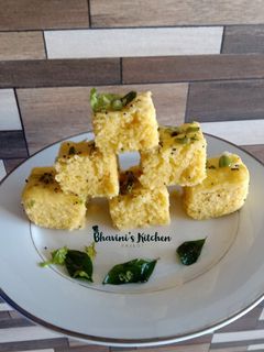 નાયલોન ખમણ (Nylon Khaman Recipe In Gujarati) રેસીપી મુખ્ય ફોટો