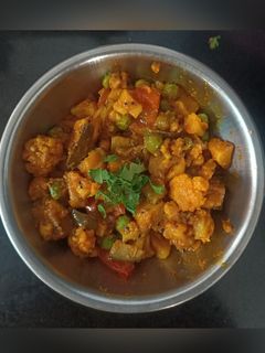 ફ્લાવર વટાણા નું શાક (Flower Vatana Shak Recipe In Gujarati) રેસીપી મુખ્ય ફોટો