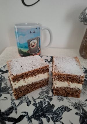 Diós piskóta liszt nélkül – krémes mascarponés töltelékkel (low carb recept) recept fotója
