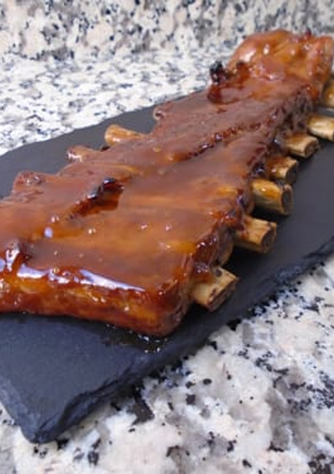 Una foto de Costillas de cerdo al horno con salsa de mandarina