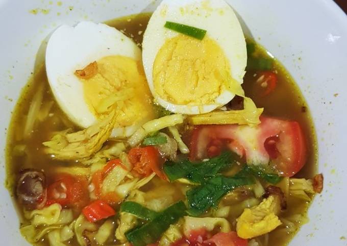 7. Soto Ayam (Indonesia)