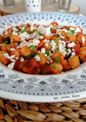 Una foto de Garbanzos con pisto