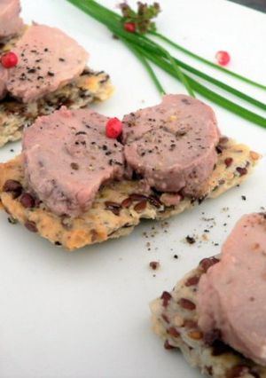 Une photo de Crackers aux graines mélangées,foie de morue
