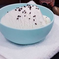 A picture of Vanilla icecream.