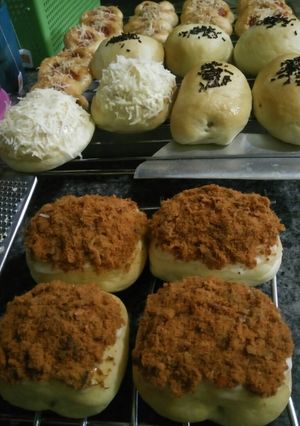 Resep Aneka Roti Gurih Dan Manis oleh kurnia laila - Cookpad