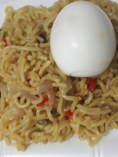 A picture of Noddles and egg.