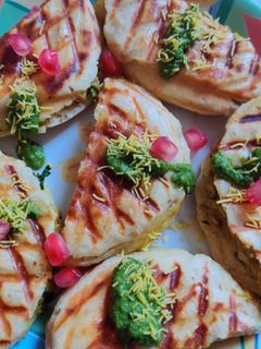 बिस्कुट से दाबेली पाव (Biscuit se dabeli pav recipe in hindi) रेसिपी मुख्य फोटो