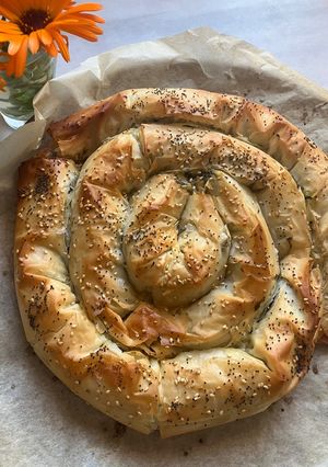Una foto de Spanakopita de temporada