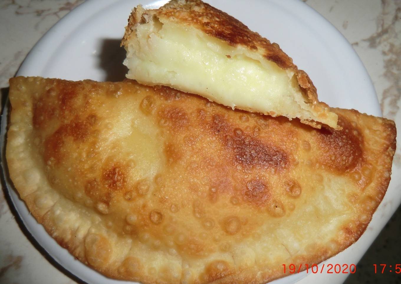 Pastelitos Rellenos con Papa y Queso Blanco