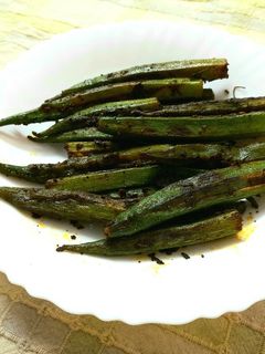 सूखा मसाला भरवा भिंडी (sukha masala bharwa bhindi recipe in Hindi) रेसिपी मुख्य फोटो