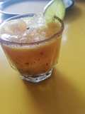Prepara de maracuyá a base de mezcal